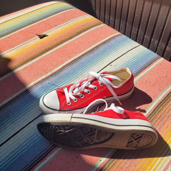 Converse Lowtops - Picture 2 of 3